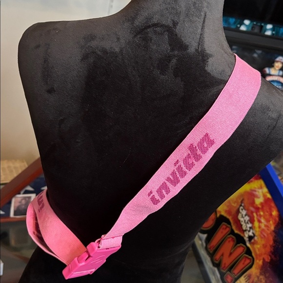 Invicta Pink fanny belly pack bag NEW - Picture 2 of 4